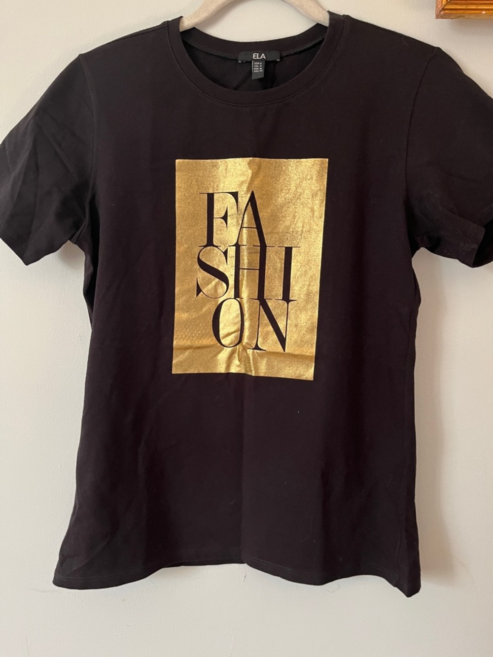 Black Women's Casual Short Sleeve Top With Gold FASHION Graphic Design Small